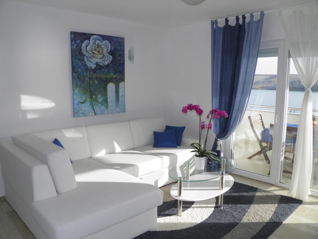 Apartments Perla Dinjiška Rum bild